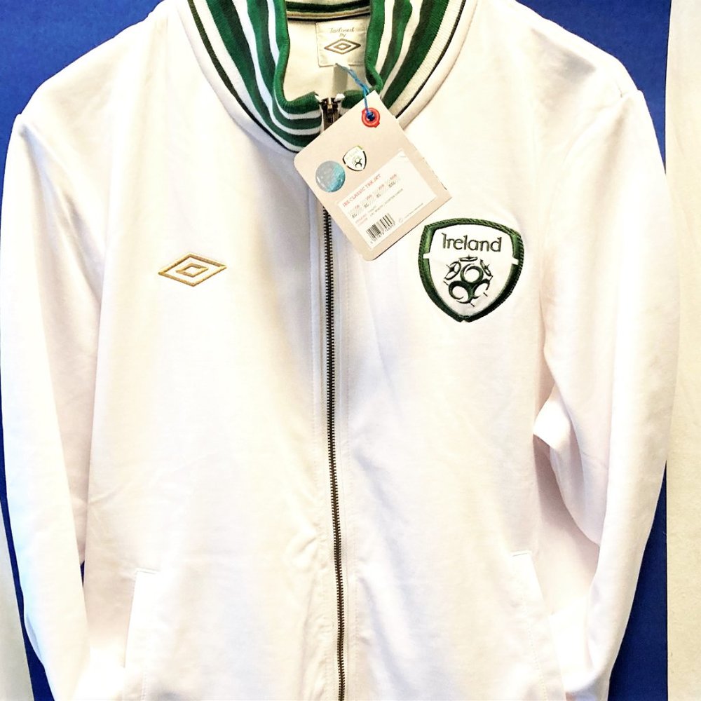 NWT Men Jacket Soccer IRELAND  M XL 2XL World Cup Umbro Athletic 70340U